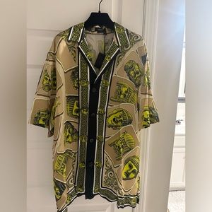 VERSACE Le Maschere silk shirt Medium But Fits Like A Large. Oversized